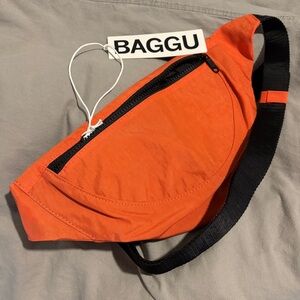 BAGGU Crescent Fanny Pack (Nasturtium)